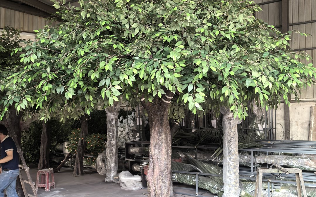 How to run a pre-shipment inspection on an artificial tree order: defect schedule, sampling that works on large specimens, cost bands and the payment gate.