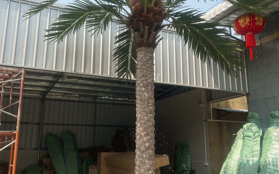 How freight is charged on large artificial trees: chargeable CBM, 40HQ fill rate, LCL break-even and the terms that decide who pays demurrage.