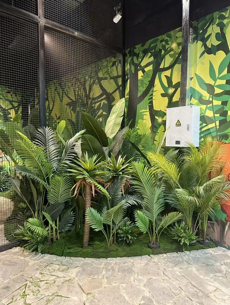 Floor-to-ceiling greening with mixed foliage walls